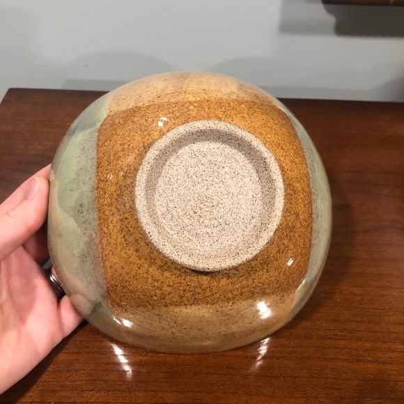 Signed handcrafted pottery bowl - Picture 6 of 10